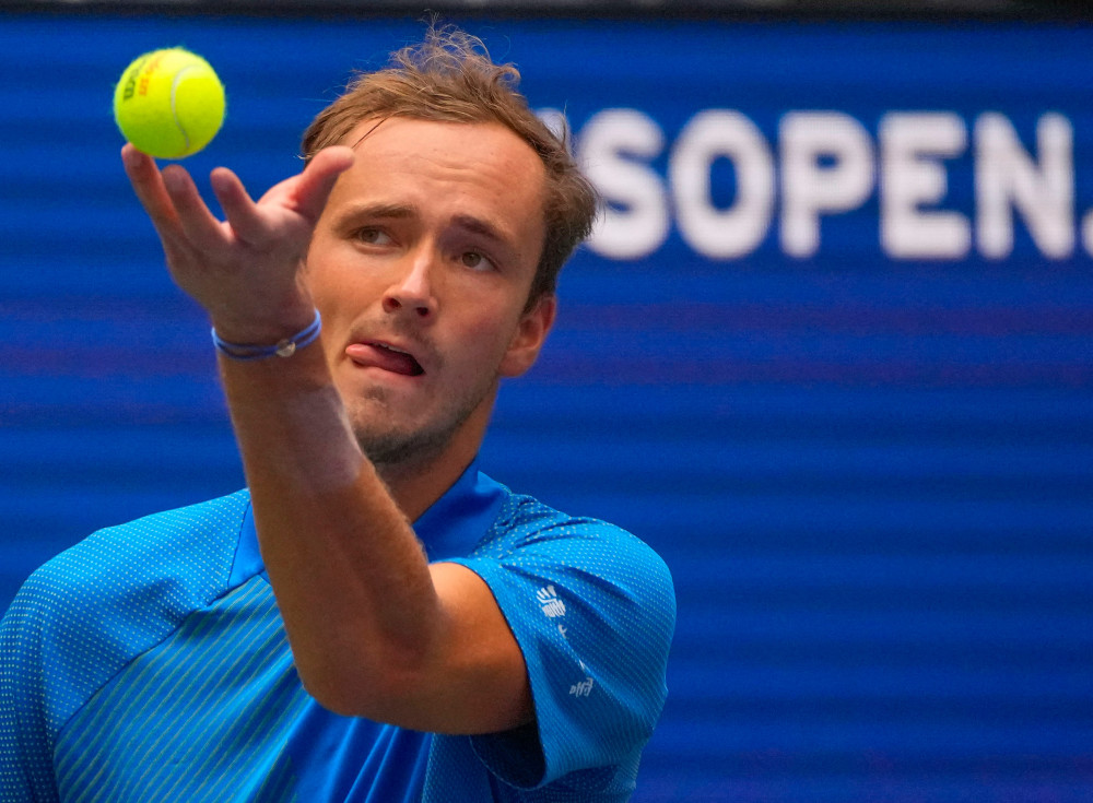 国足迎来新 国足迎来新