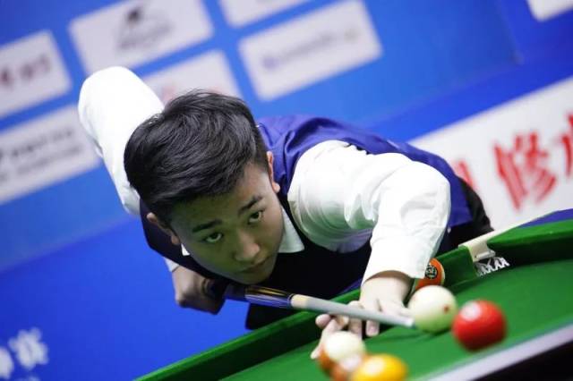 又一亮眼成 又一亮眼成